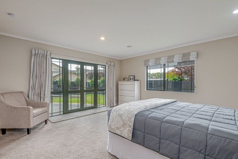 Photo of property in 19 Strachan Way, Highbury, Palmerston North, 4412