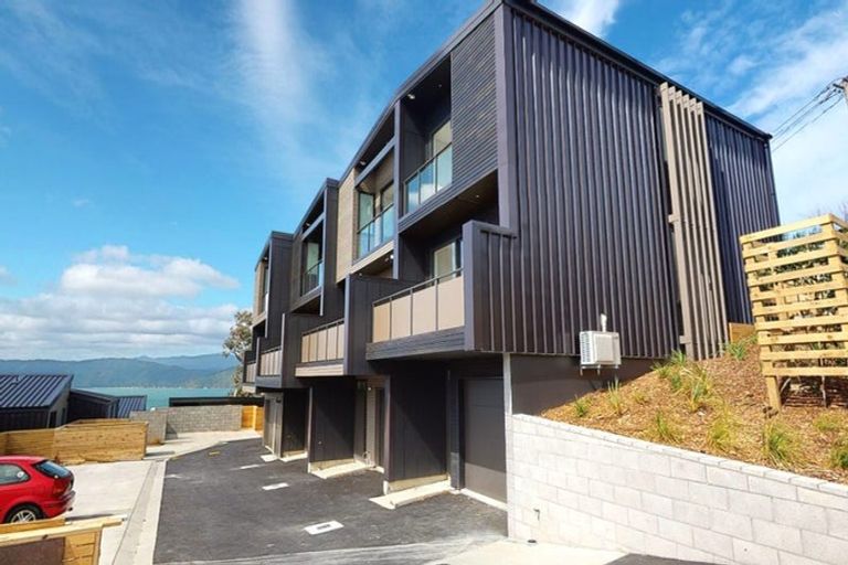 Photo of property in 1/80 Seatoun Heights Road, Seatoun, Wellington, 6022