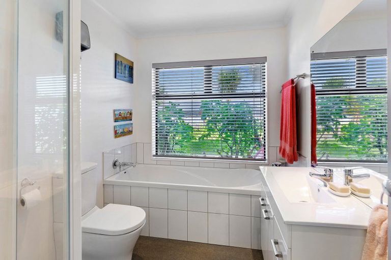 Photo of property in 9 Ludlam Way, Otaki, 5512