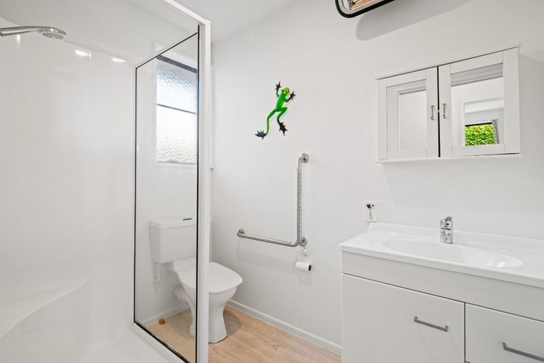 Photo of property in 2/20 Kirsten Place, Parklands, Christchurch, 8083
