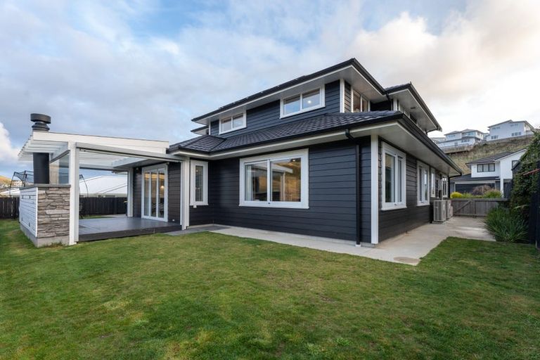 Photo of property in 100 Melksham Drive, Churton Park, Wellington, 6037