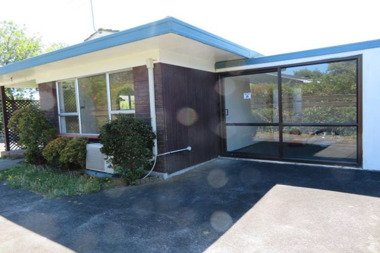Photo of property in 2/17 Waimahia Avenue, Weymouth, Auckland, 2103