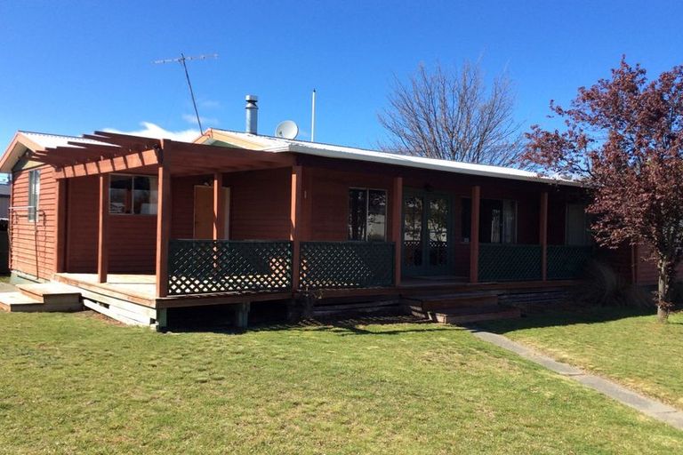 Photo of property in 15 Simons Street, Twizel, 7901