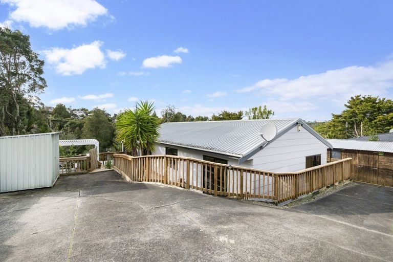 Photo of property in 2/14 Windy Ridge Road, Glenfield, Auckland, 0629
