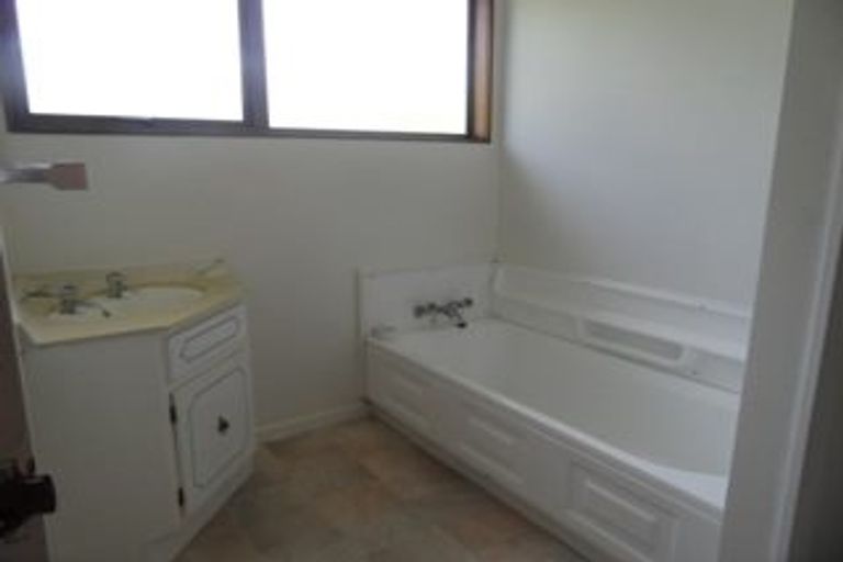 Photo of property in 11 Raewyn Street, Morningside, Whangarei, 0110