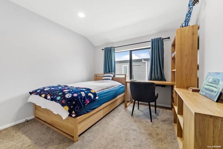 Photo of property in 16 Kearns Drive, Hobsonville, Auckland, 0616