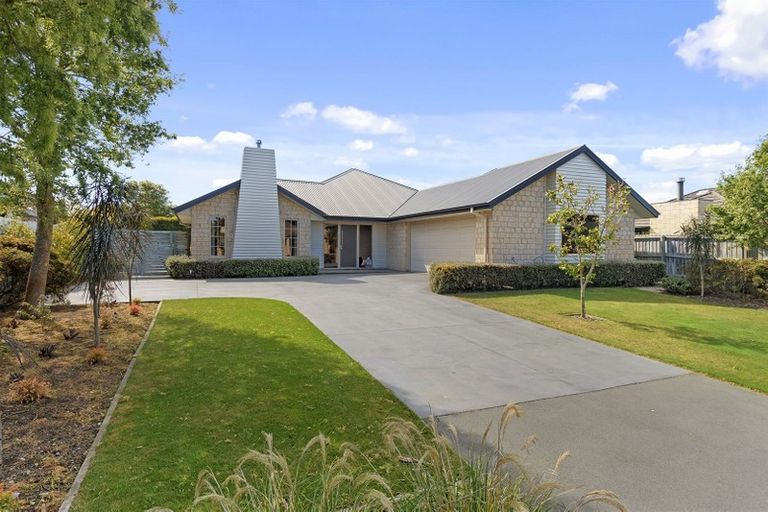 Photo of property in 30 Foresters Crescent, Parklands, Christchurch, 8083
