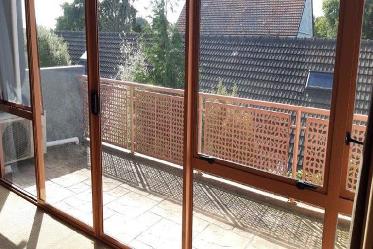 Photo of property in 2/90 Springfield Road, St Albans, Christchurch, 8014