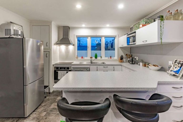 Photo of property in 1/5 Hill Crescent, Papakura, 2110