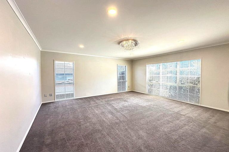 Photo of property in 9 Lucca Crescent, Flat Bush, Auckland, 2019