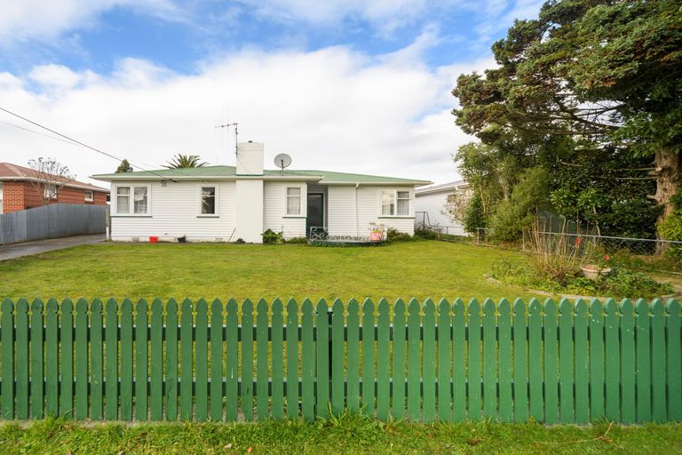 Photo of property in 16 Ronberg Street, Highbury, Palmerston North, 4412