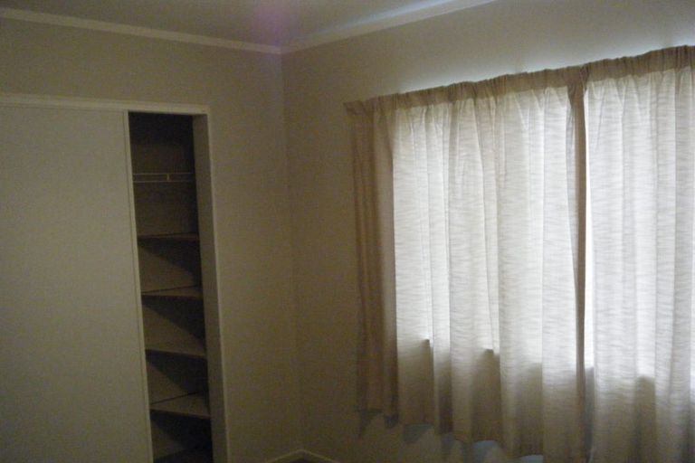 Photo of property in 31 Solar Road, Glen Eden, Auckland, 0602