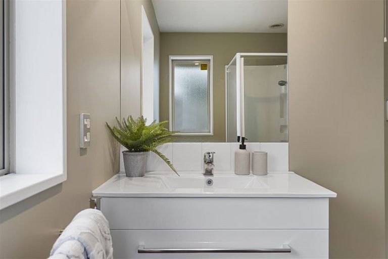 Photo of property in 4 Lowe Place, Rangiora, 7400