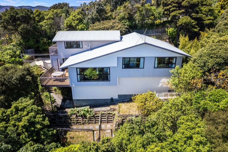 Photo of property in 4 Kahu Road, Paremata, Porirua, 5024