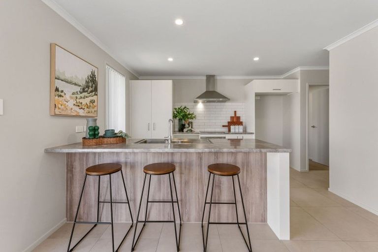 Photo of property in 61 Hills View Drive, Papamoa, 3118