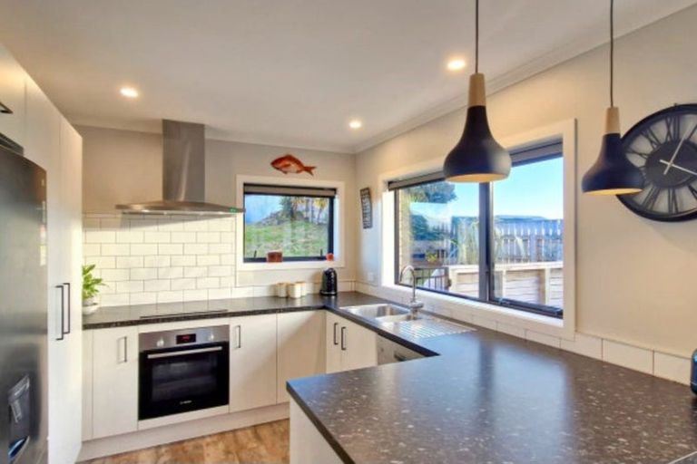 Photo of property in 20 Snappers Lane, Foxton Beach, Foxton, 4815