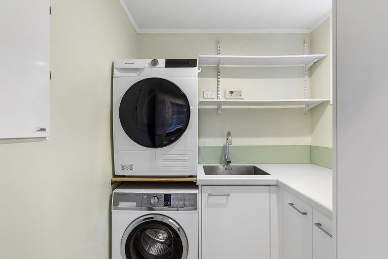 Photo of property in 10 Hobby Avenue, Birkdale, Auckland, 0626