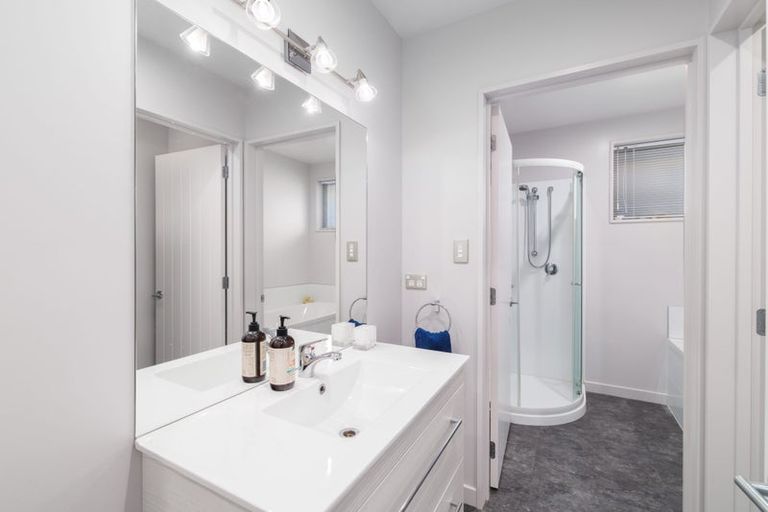 Photo of property in 33c Wilsons Road South, Saint Martins, Christchurch, 8022