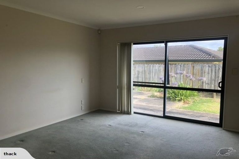Photo of property in 3 Naul Place, East Tamaki Heights, Auckland, 2016