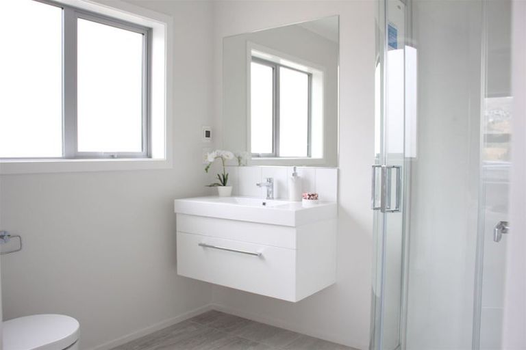 Photo of property in 27 Farnworth Terrace, Churton Park, Wellington, 6037