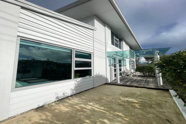 Photo of property in 22 Oriental Street, Welbourn, New Plymouth, 4312