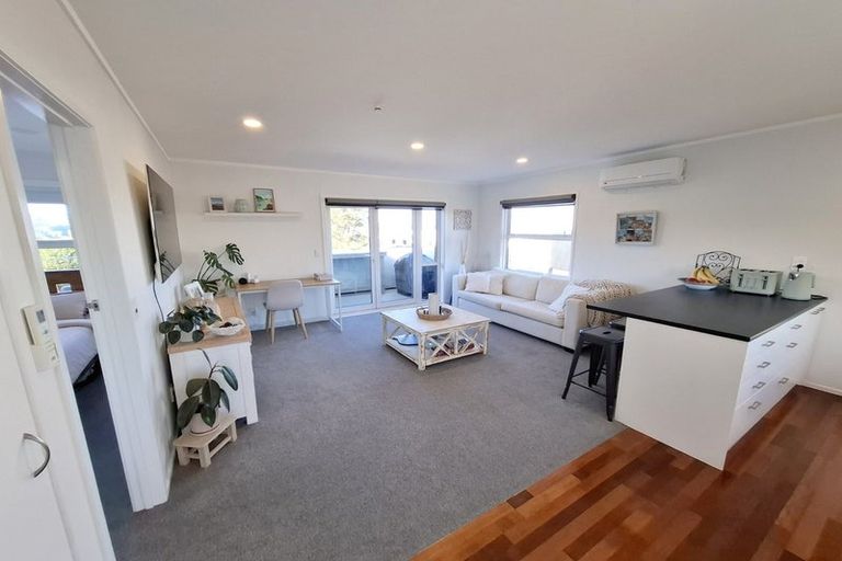 Photo of property in 6/18 Parr Terrace, Castor Bay, Auckland, 0620