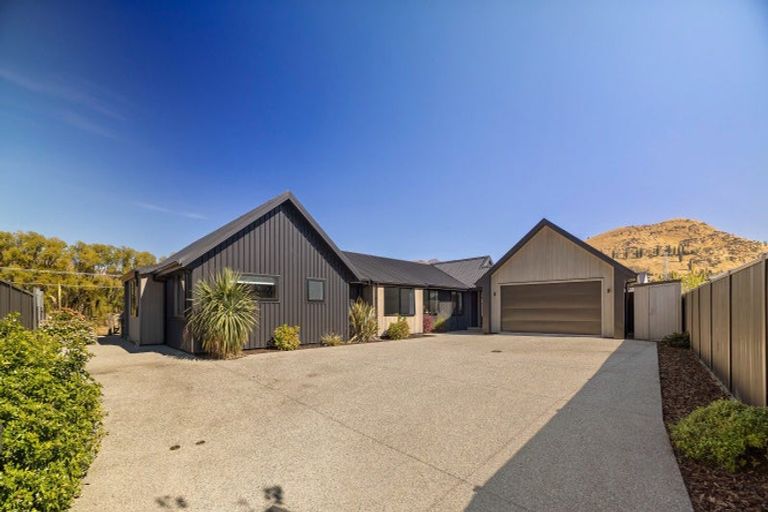 Photo of property in 37 Headley Drive, Lower Shotover, Queenstown, 9304