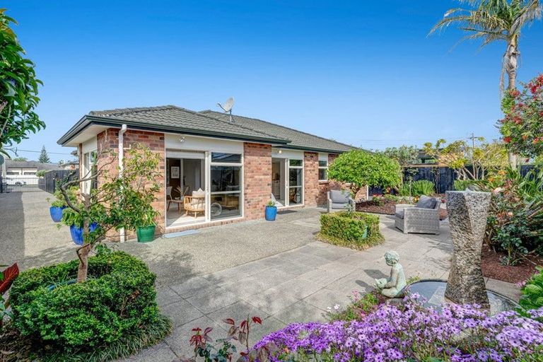Photo of property in 12a Pine Road, Orewa, 0931
