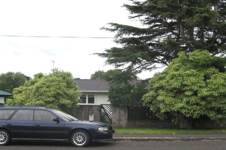 Photo of property in 71 Seaview Road, Glenfield, Auckland, 0629