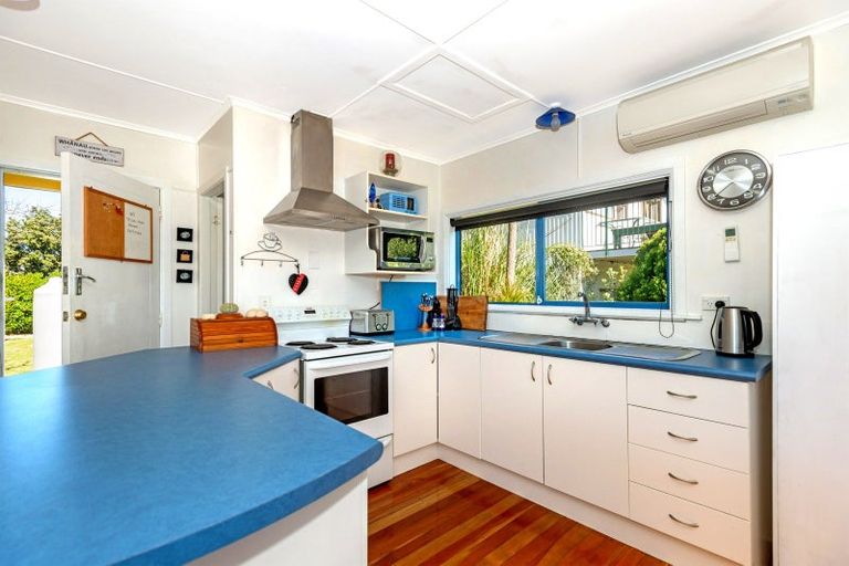 Photo of property in 3 Katrin Place, Mahia, 4198