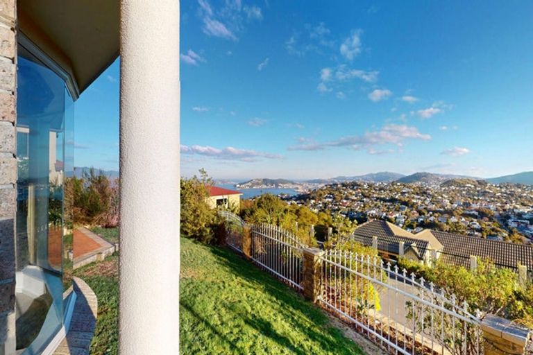 Photo of property in 16 Imran Terrace, Khandallah, Wellington, 6035
