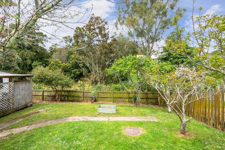 Photo of property in 24 Scarlock Avenue, Browns Bay, Auckland, 0630