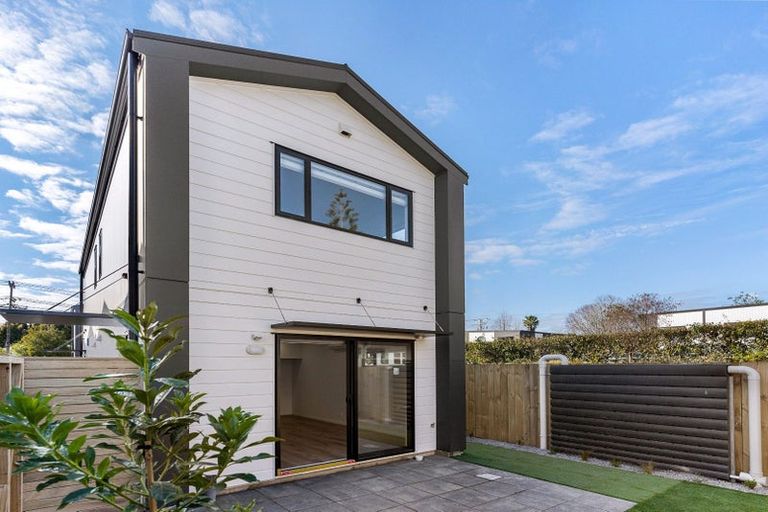 Photo of property in 22b Graham Avenue, Te Atatu Peninsula, Auckland, 0610