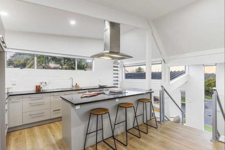 Photo of property in 3a Pah Road, Cockle Bay, Auckland, 2014