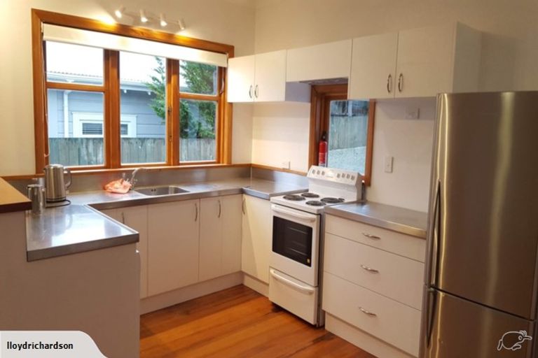 Photo of property in 93 Karori Road, Karori, Wellington, 6012
