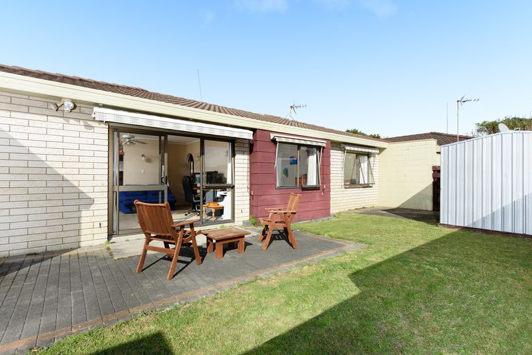 Photo of property in 2/100 Ranch Road, Mount Maunganui, 3116