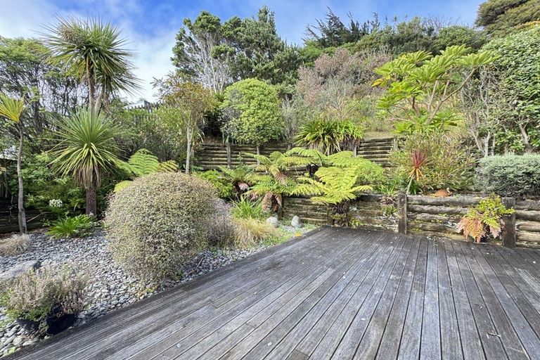 Photo of property in 15 Cavalry Close, Crofton Downs, Wellington, 6035