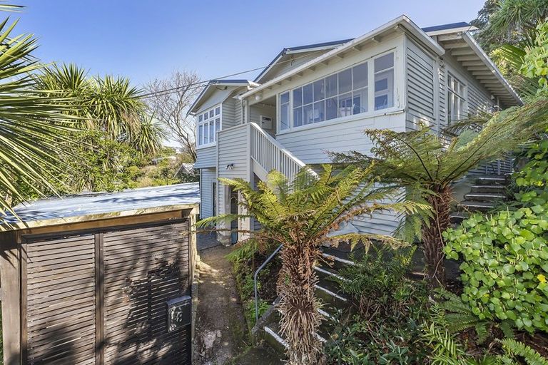 Photo of property in 8 Severn Street, Island Bay, Wellington, 6023