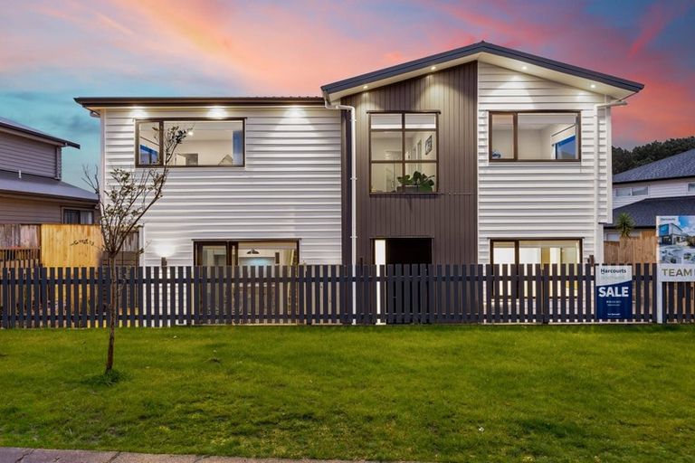 Photo of property in 79a Granville Drive, Massey, Auckland, 0614