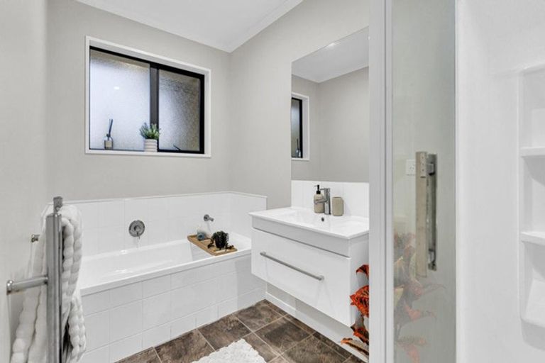 Photo of property in 72 Bower Avenue, New Brighton, Christchurch, 8083