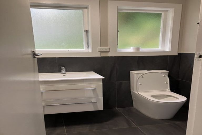 Photo of property in 38 Chaytor Street, Northland, Wellington, 6012