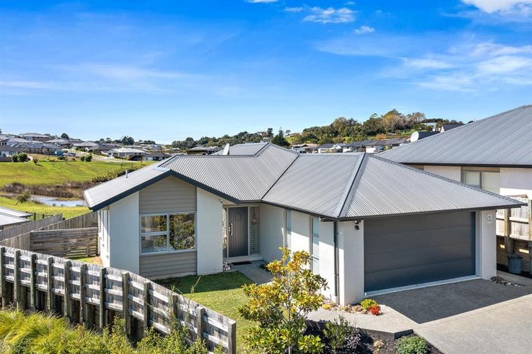 Photo of property in 35 Fairwater Road, Warkworth, 0910