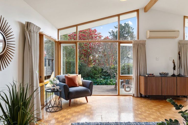 Photo of property in 394 Cashmere Road, Westmorland, Christchurch, 8025