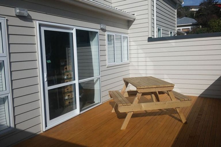 Photo of property in 104b Glanmire Road, Newlands, Wellington, 6037