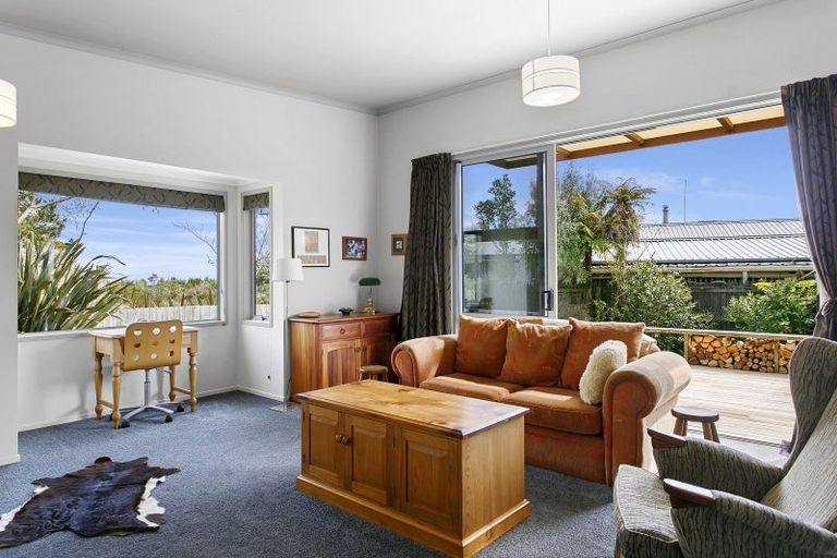 Photo of property in 18 Brompton Close, Richmond Heights, Taupo, 3330