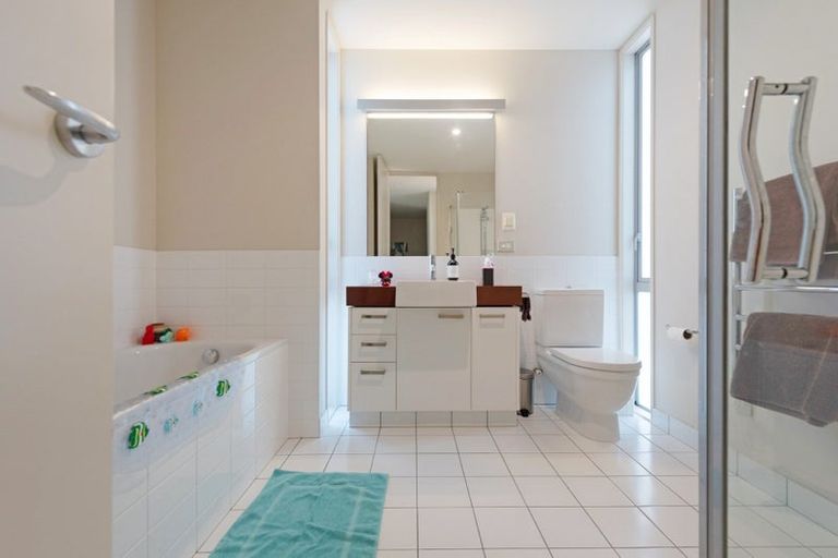 Photo of property in 10 Boardwalk Lane, Seatoun, Wellington, 6022