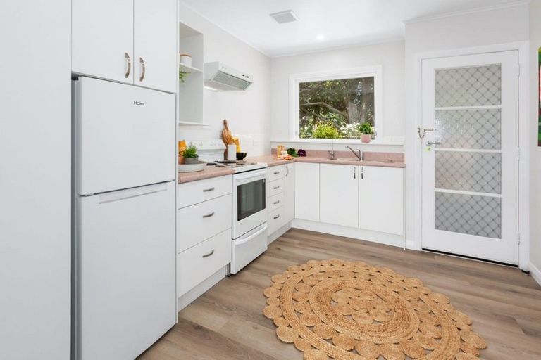 Photo of property in 13f1 Luckie Street, Tawa, Wellington, 5028