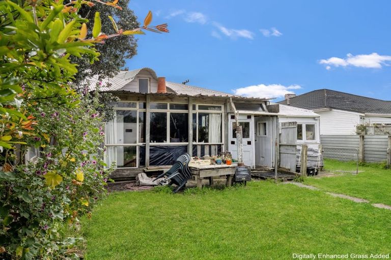 Photo of property in 115 Cornfoot Street, Castlecliff, Whanganui, 4501