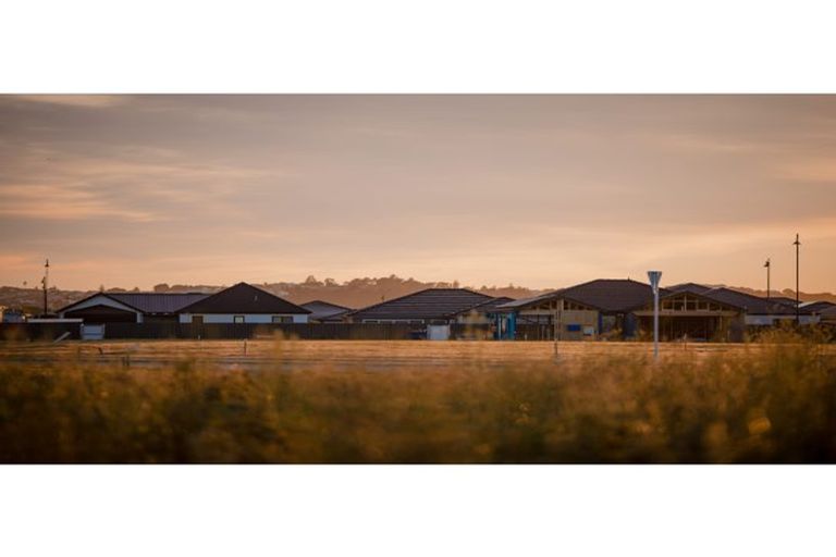 Photo of property in 9 Tutira Place, Poraiti, 4112