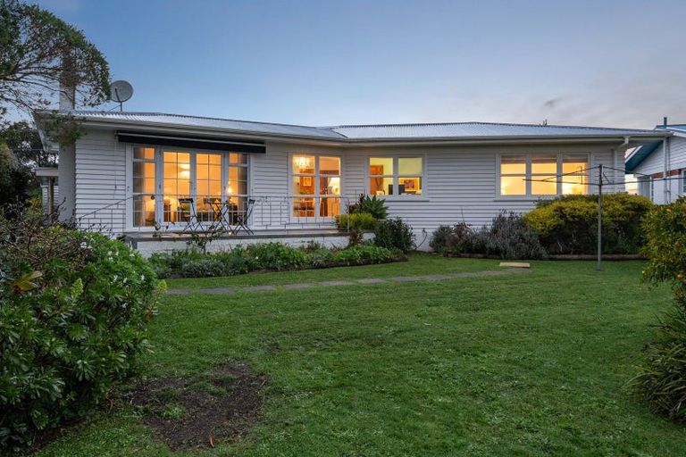 Photo of property in 6 George Point Road, Onerahi, Whangarei, 0110